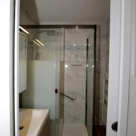 Beaux 2 Pieces Daumesnil Apartment